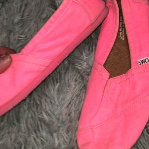 Hot pink toms